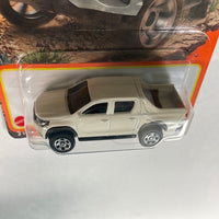 Matchbox 1/64 2018 Toyota Hilux White