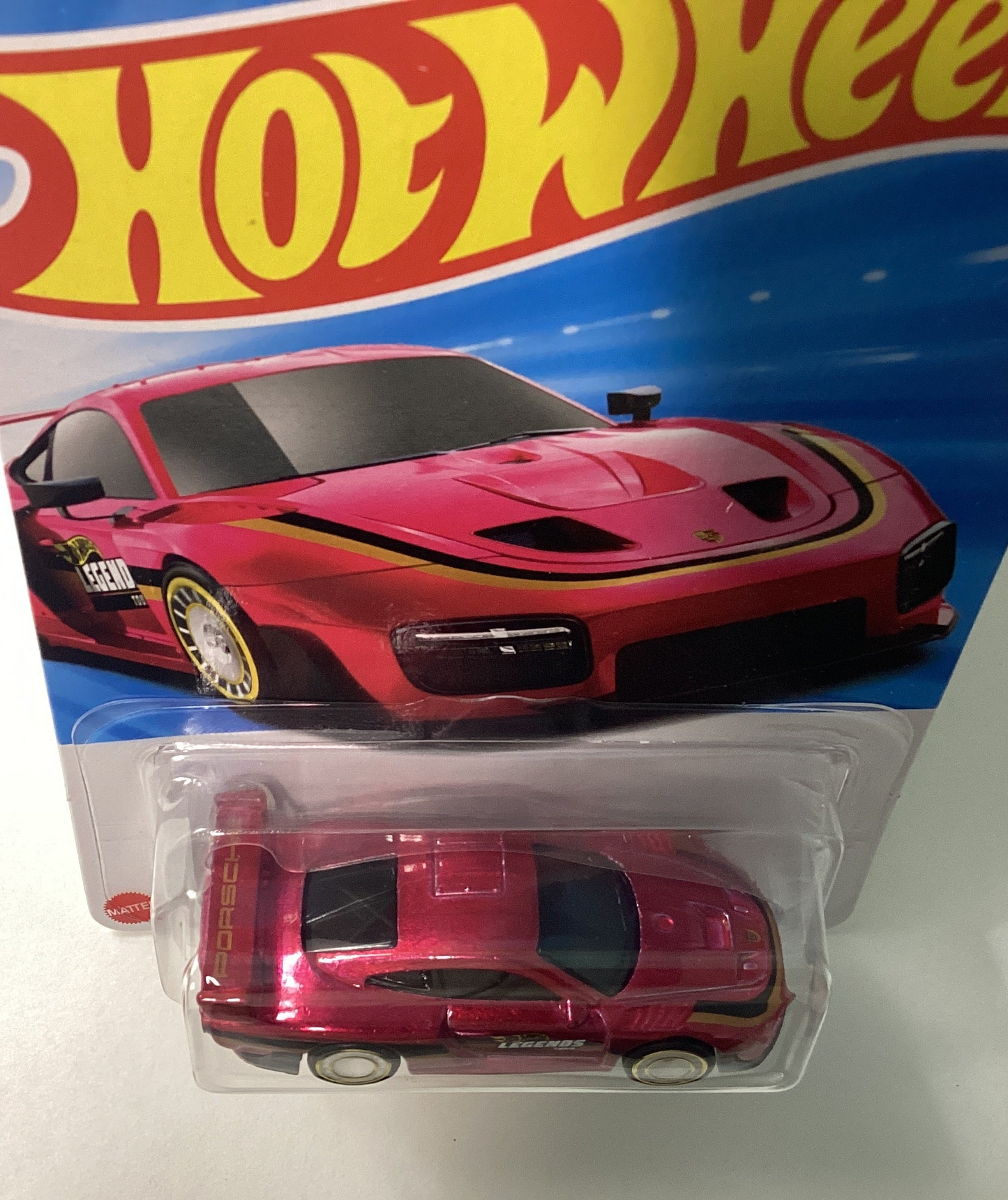 Hot Wheels 1/64 Legends Tour Porsche 935 Pink w/ Wallet