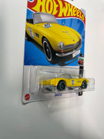 Hot Wheels 1/64 BMW 507 Yellow