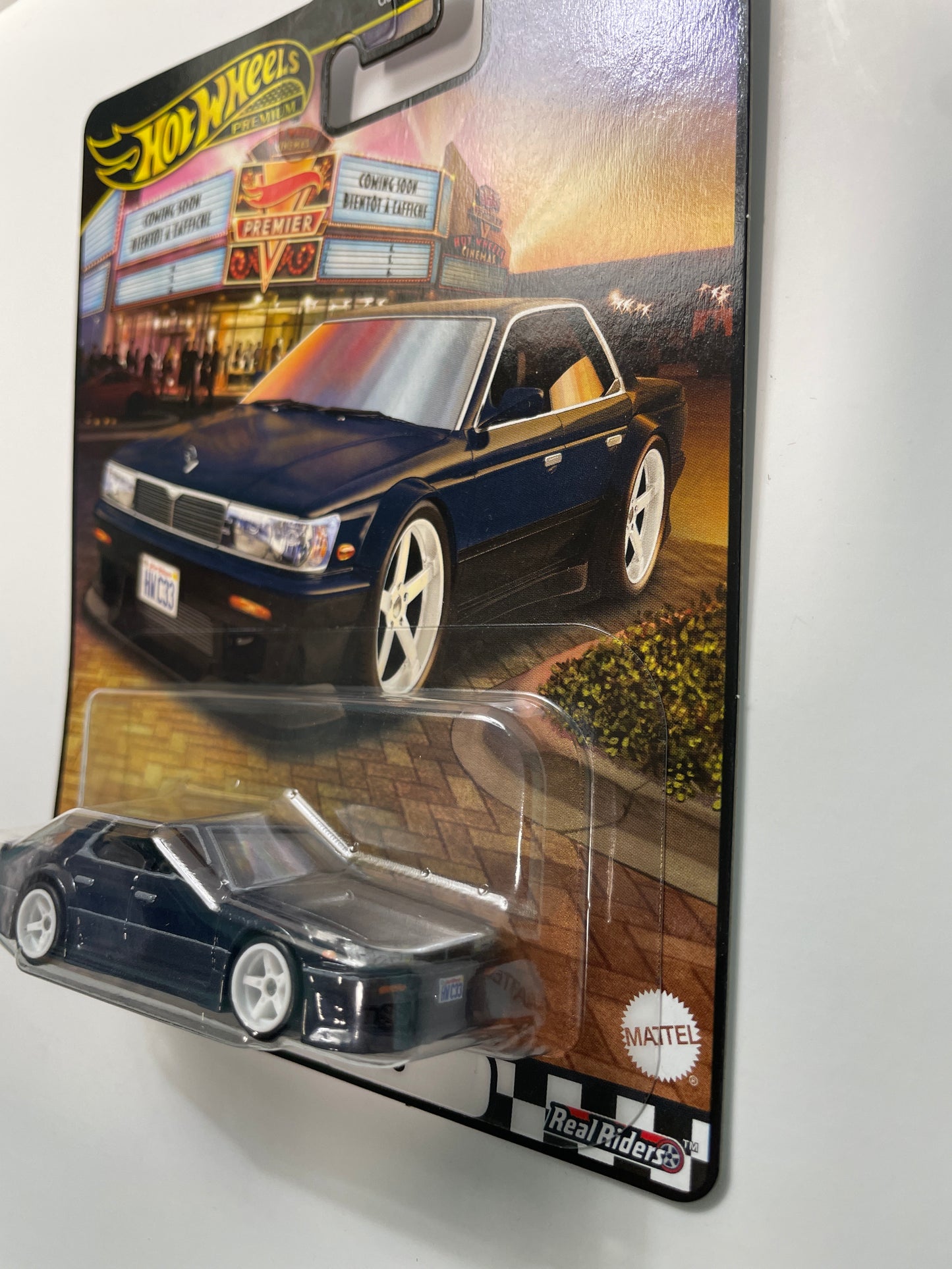 Hot Wheels 1/64 Nissan Laurel C33 Blue - JBL10