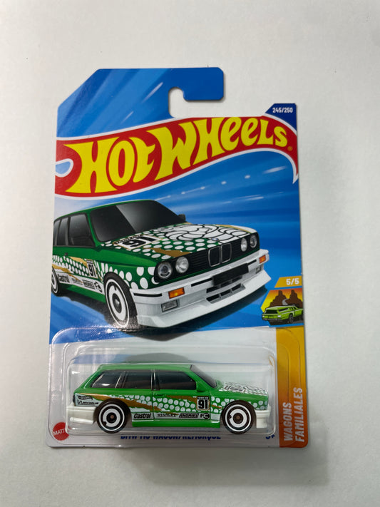 Hot Wheels 1/64 BMW M3 Wagon/ Remorque Green