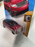 Hot Wheels 1/64 Range Rover Velar Red