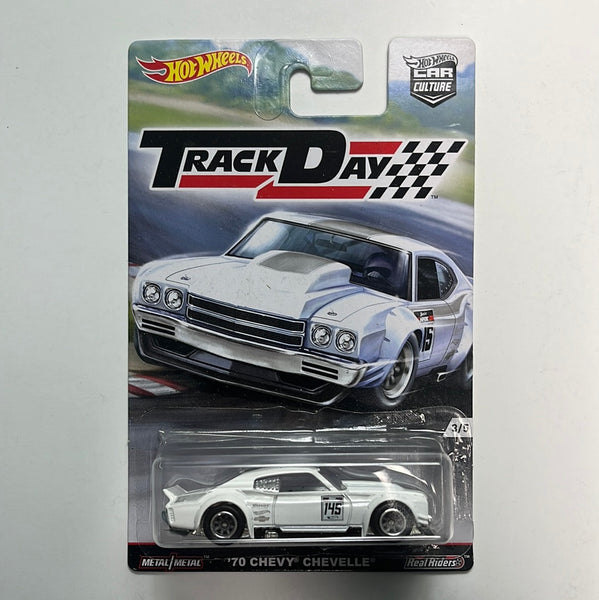Hot Wheels 1/64 Car Culture Track Day ‘70 Chevy Chevelle White - Damaged Box