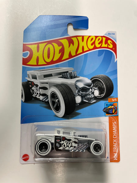 Hot Wheels 1/64 Bone Shaker White & Black