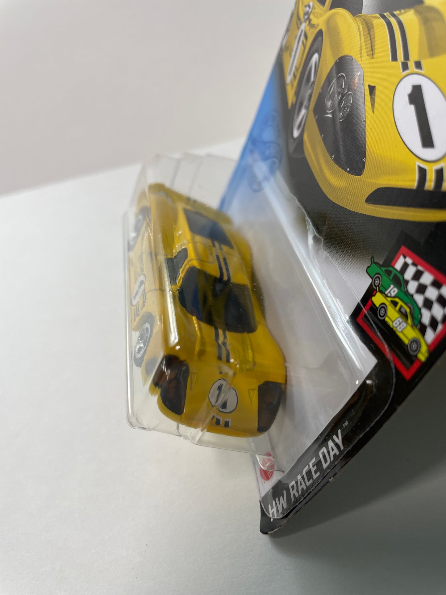Hot Wheels 1/64 ‘67 Ford GT40 Mk. IV Yellow - Damaged Box