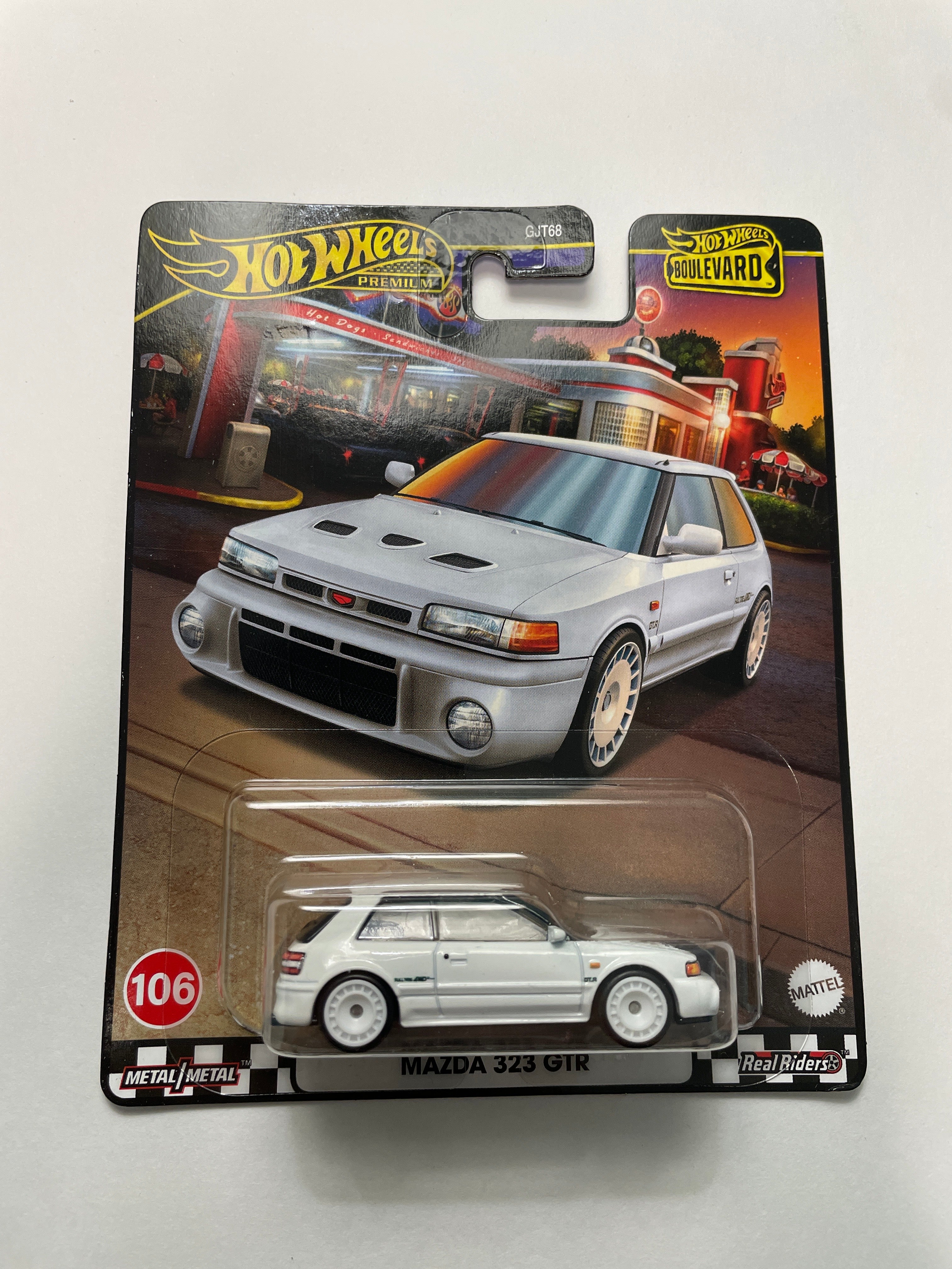 スマイル Hot Wheels 1/64 Boulevard Mazda 323 GTR White – Flipn Diecast