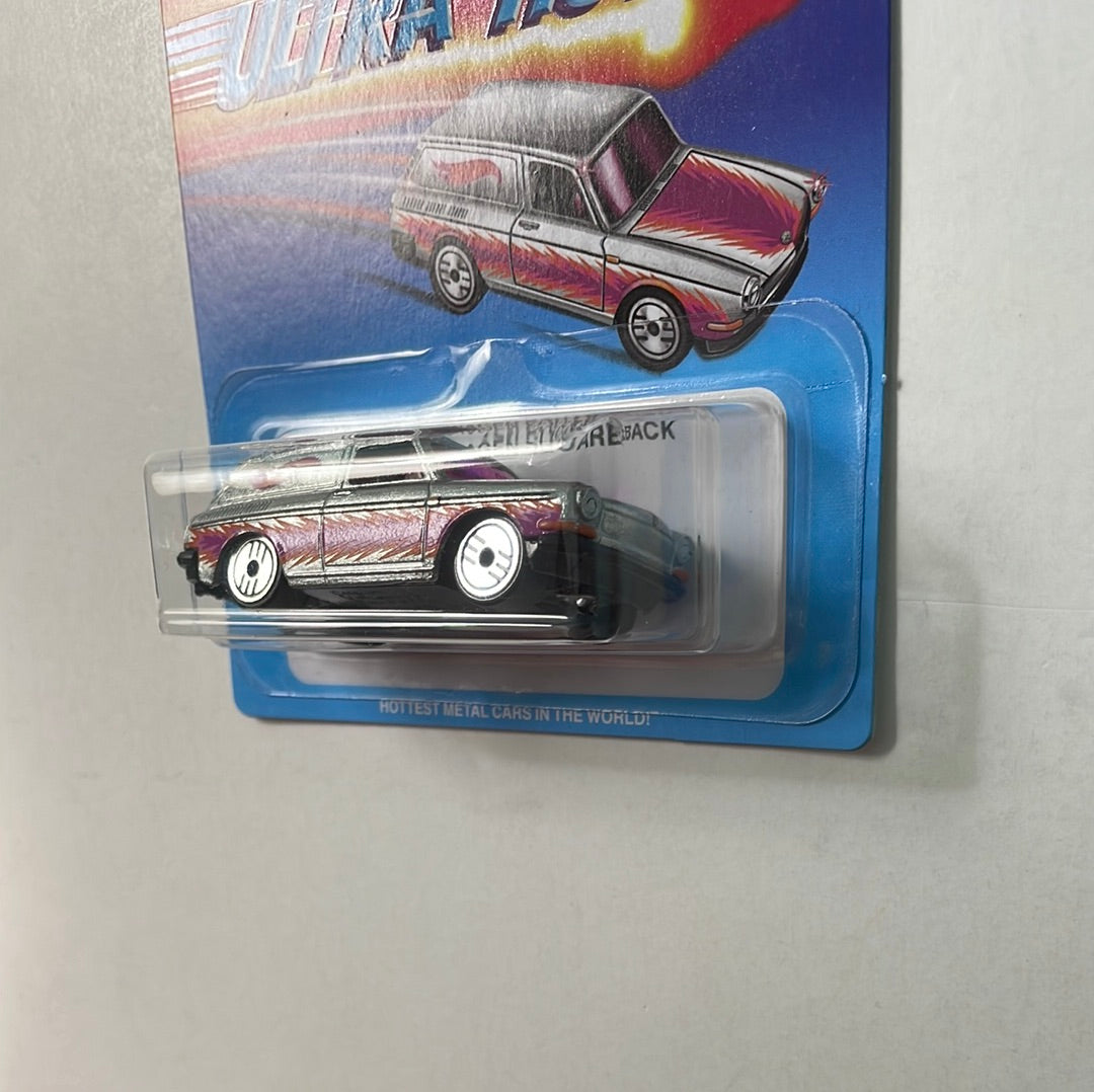 Hot Wheels 1/64 Ultra Hots Custom ‘69 Volkswagen Squareback Pink