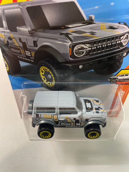 Hot Wheels 1/64 ‘21 Ford Bronco Grey - Damaged Box