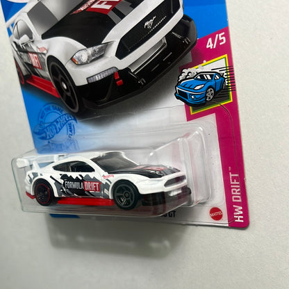 Hot Wheels 1/64 Kroger Exclusive Custom ‘18 Ford Mustang GT White
