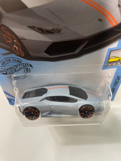 Hot Wheels 1/64 Lamborghini Huracan Grey - Damaged Box