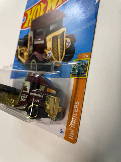 Hot Wheels 1/64 Fast-Bed Hauler Brown