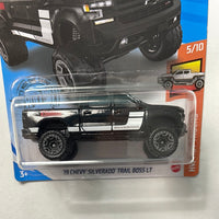 Hot Wheels 1/64 ‘19 Chevy Silverado Trail Boss LT Black - Damaged Card