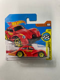 Hot Wheels 1/64 Volkswagen Käfer Race Short Card Momo Red - Damaged Card