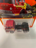 Matchbox 1/64 1965 Ford C900 Red