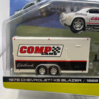 Maisto Design 1/64 Team Haulers 1979 Chevrolet K5 Blazer/ 1968 Chevrolet Camaro Z/28 White - Damaged Card