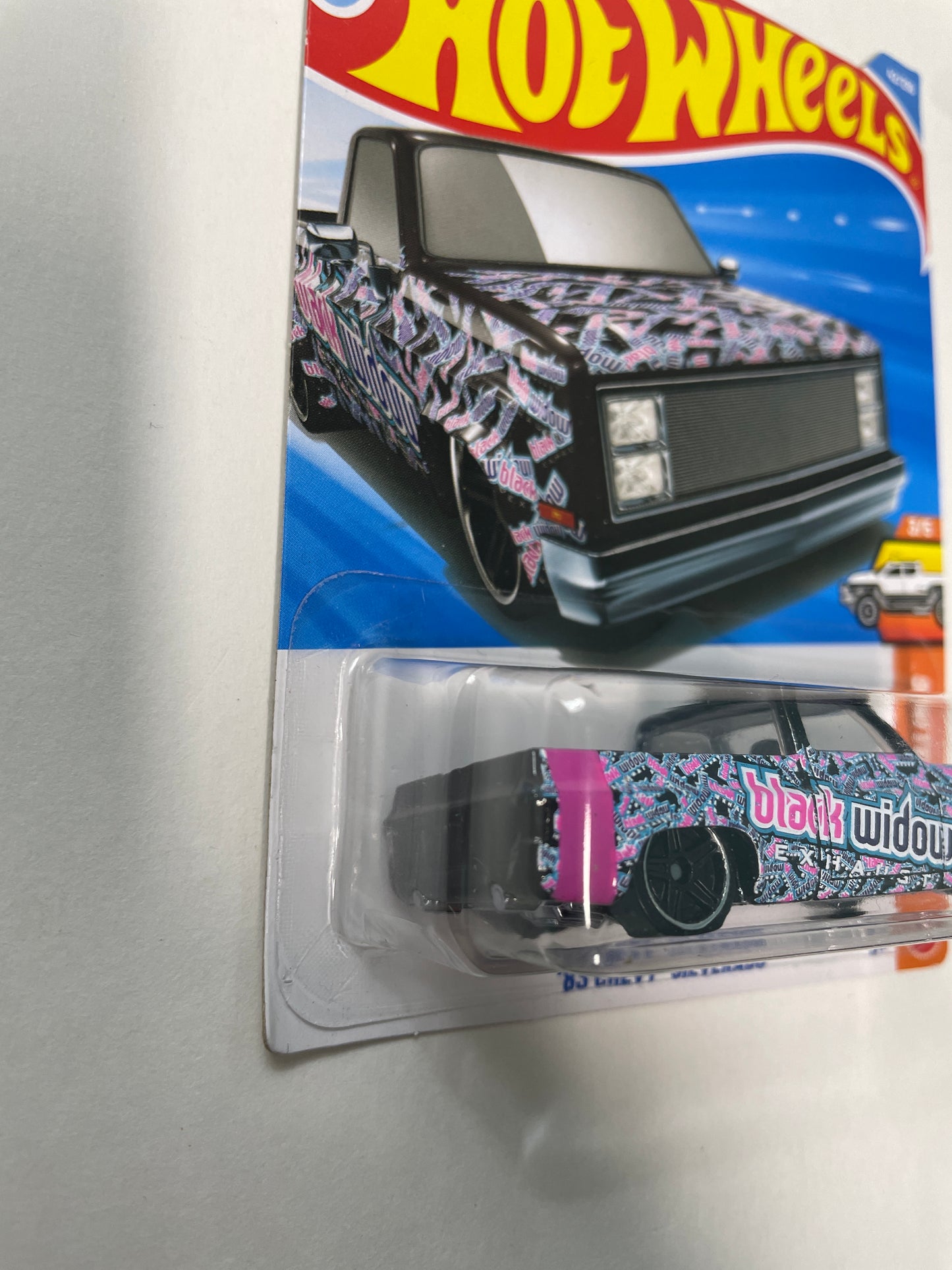 Hot Wheels 1/64 '83 Chevy Silverado Black & Pink
