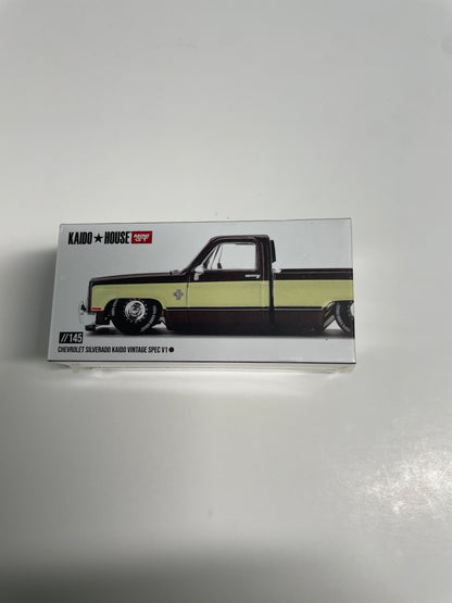 Mini GT x Kaido House 1/64 Chevrolet Silverado KAIDO Vintage Spec V1 Brown