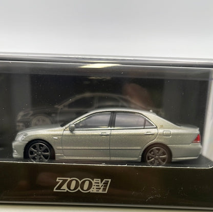Zoom 1/64 Toyota Crown Athlete Silver