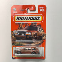 Matchbox 1/64 1980 AMC Eagle Brown - Damaged Card