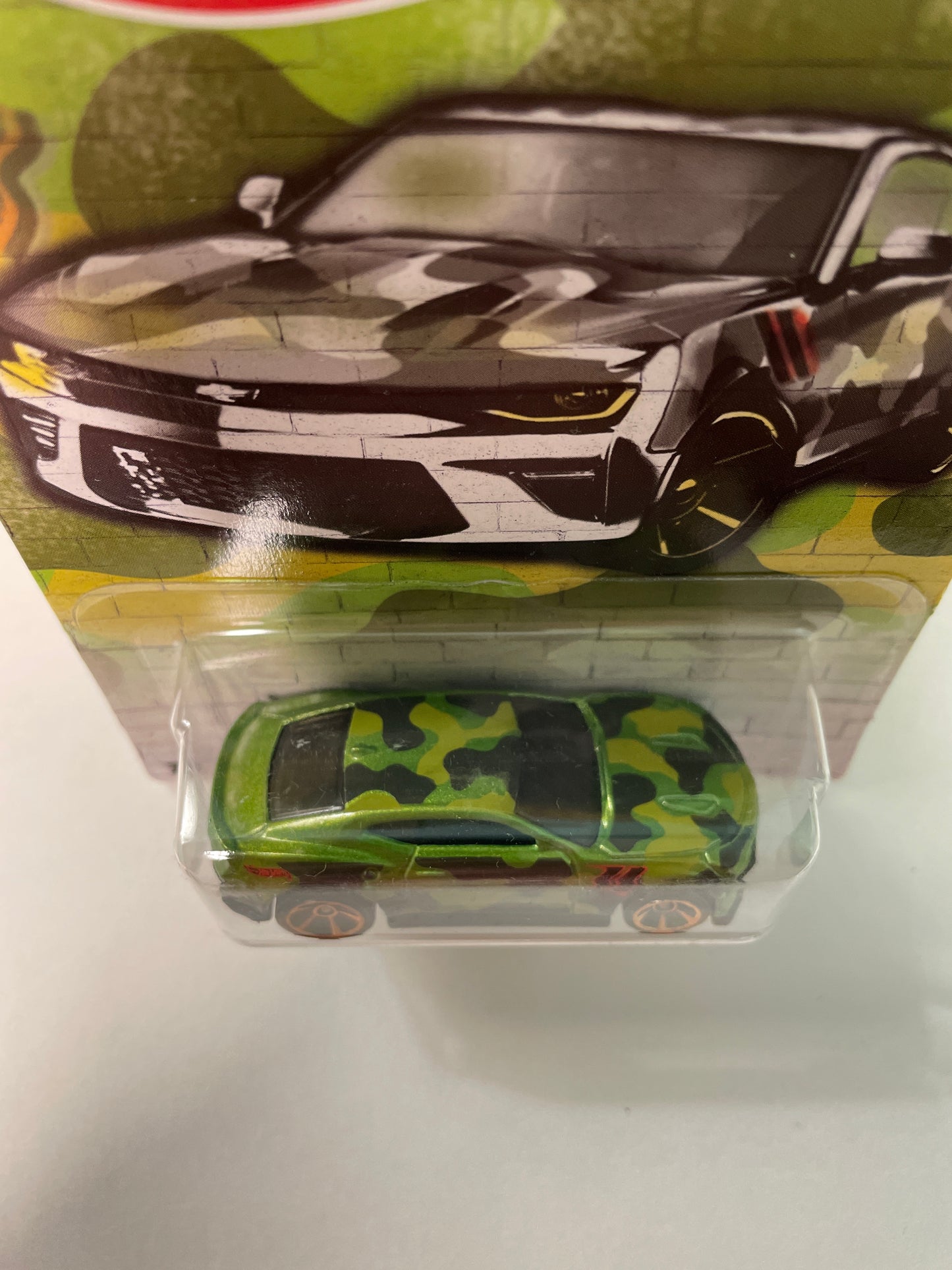 Hot Wheels 1/64 Camo ‘18 Camaro SS Green