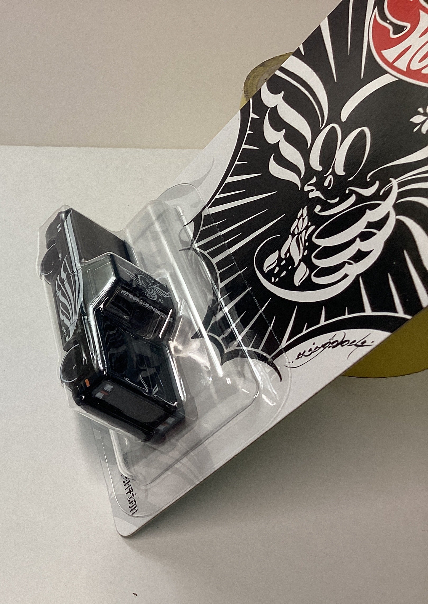 Hot Wheels 1/64 Collectors Japan Convention Silverado Black