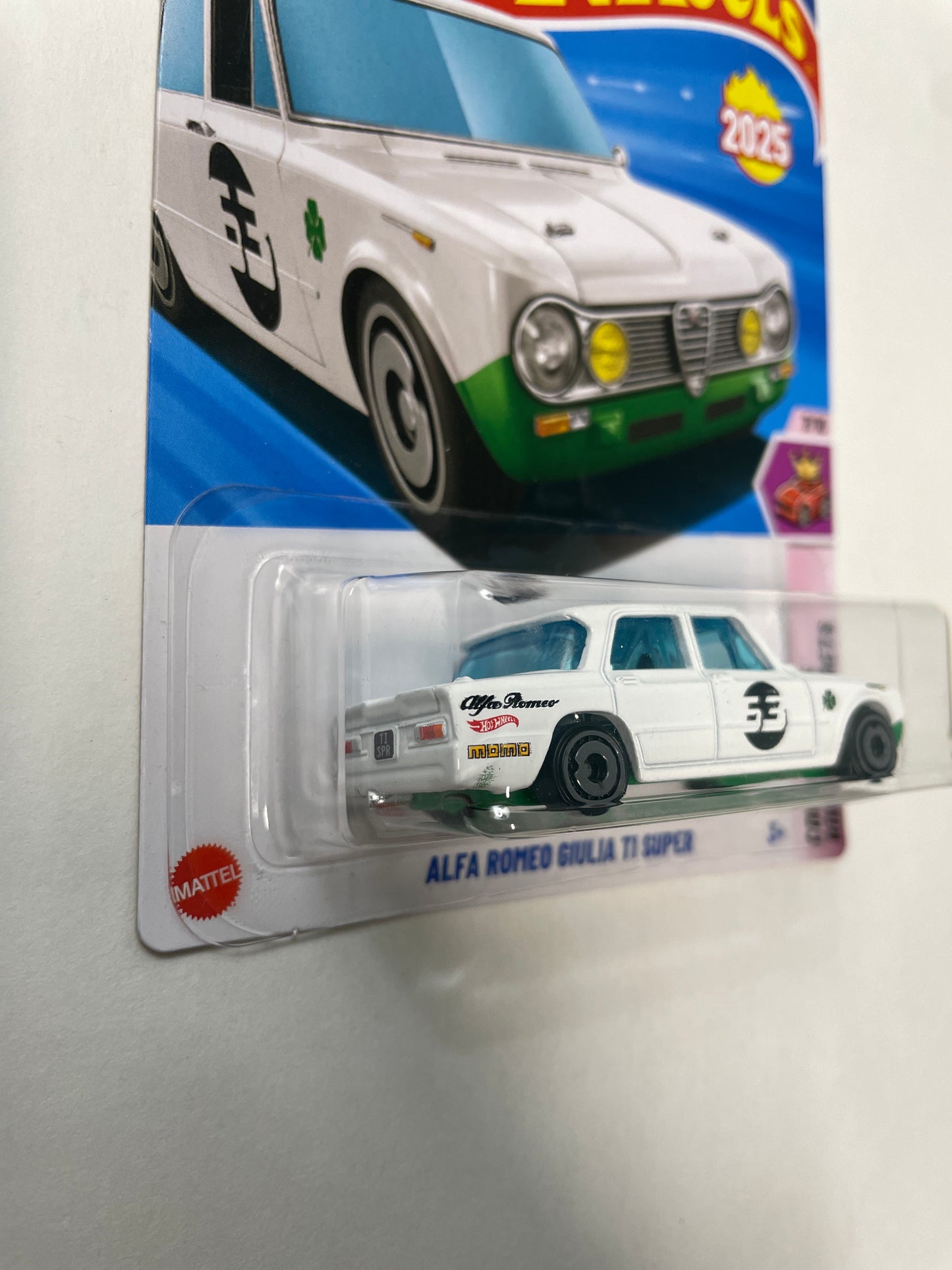 Hot Wheels 1/64 Alfa Romeo Giulia TI Super White - Damaged Box