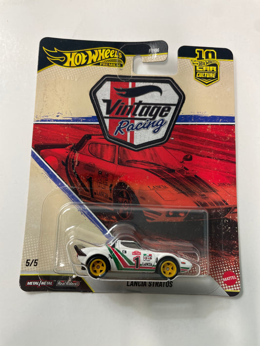Hot Wheels 1/64 Car Culture 2026 Mix T Vintage Racing Lancia Stratos White - JKF26 - Damaged Box