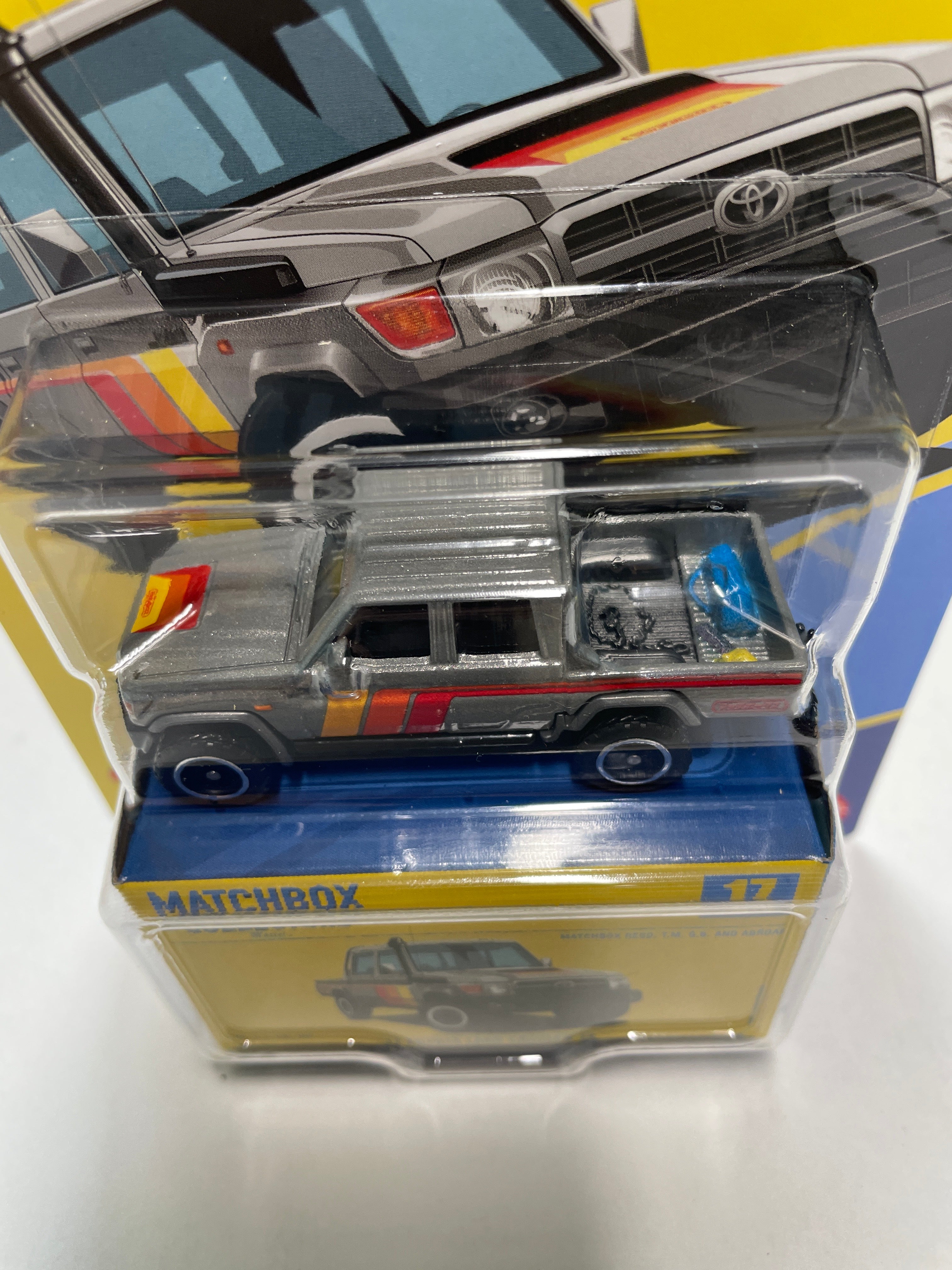 Matchbox Collectors 1/64 '17 Toyota Land Cruiser 78 Grey - JJW10