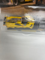 Hot Wheels Car Culture Team Transport Corvette C8.R w/ Carry On