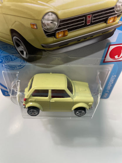 Hot Wheels 1/64 Custom ‘70 Honda N600 Yellow