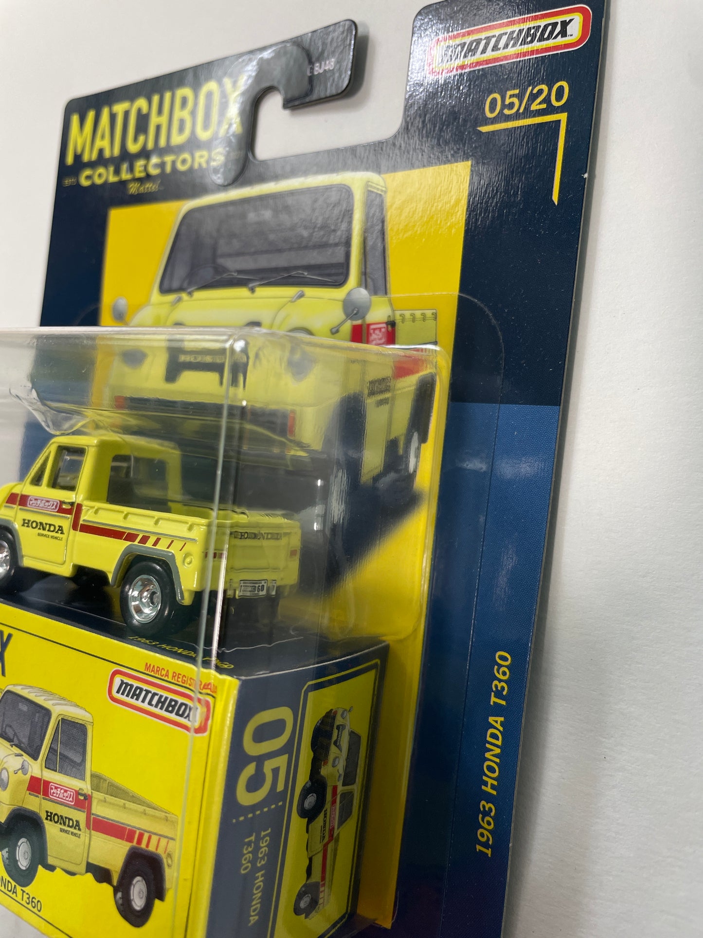 Matchbox Collectors 1/64 1963 Honda T360 Yellow - HFL79 - Damaged Box