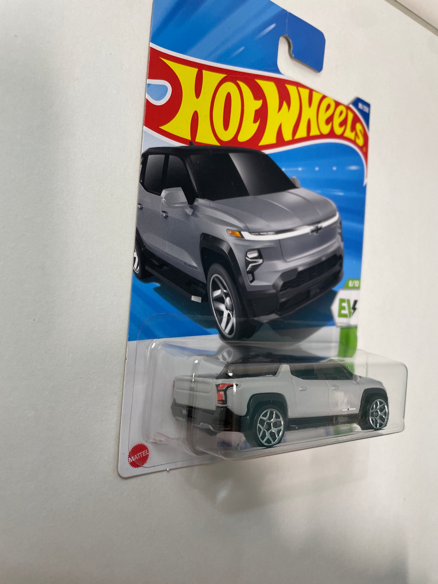 Hot Wheels 1/64 Chevy Silverado EV RST Grey - Damaged Box
