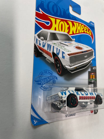 Hot Wheels 1/64 ‘67 Chevrolet Camaro White - Damaged Box