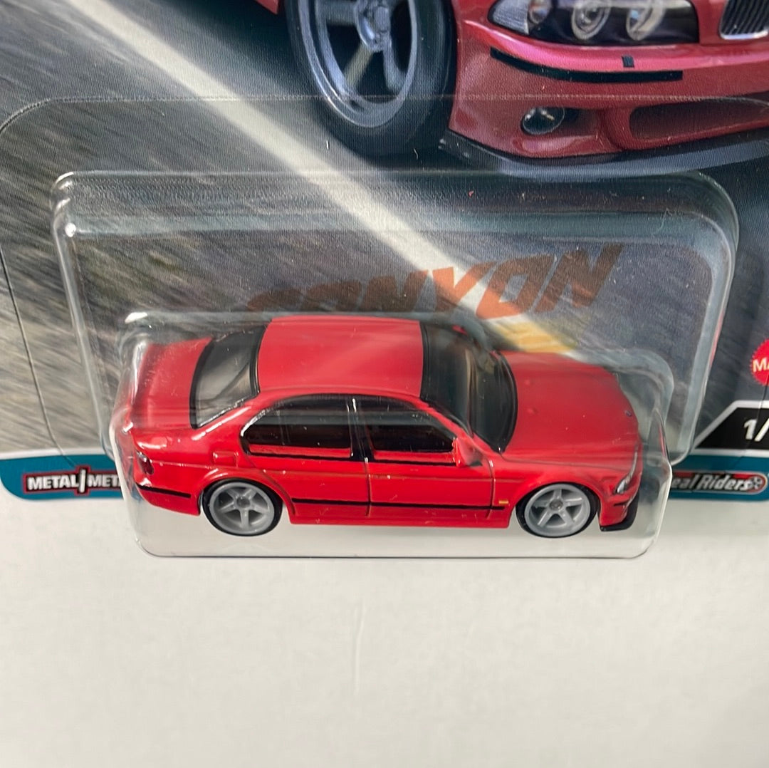 Hot Wheels 1/64 Car Culture Canyon Warriors ‘01 BMW M5 Red