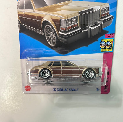 Hot Wheels 1/64 ‘82 Cadillac Seville Brown