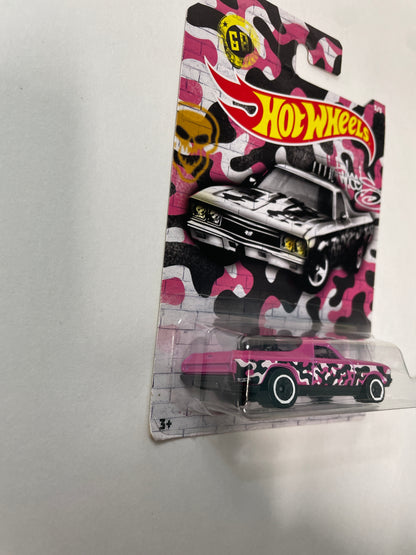 Hot Wheels 1/64 ‘68 Chevrolet El Camino Camo Series Pink - Damaged Box