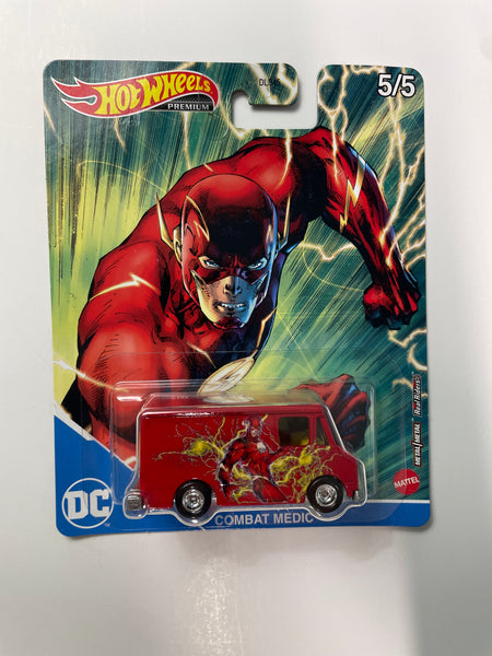 Hot Wheels 1/64 Pop Culture DC Combat Medic Red