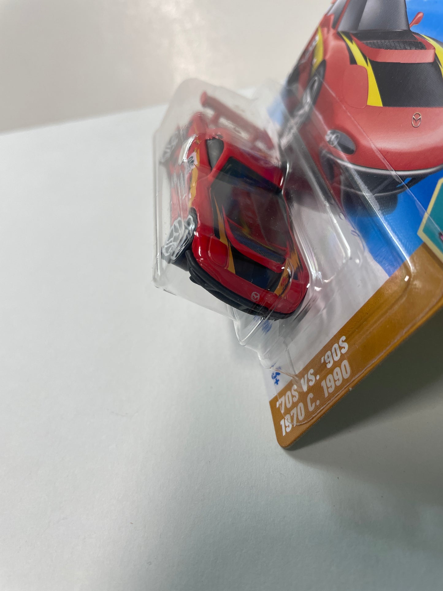 Hot Wheels 1/64 ‘95 Mazda RX-7 Drift/ Déraper Short Card Red - Damaged Box