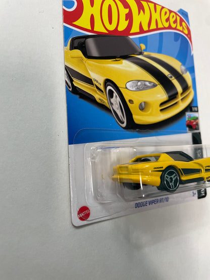 Hot Wheels 1/64 Dodge Viper RT/10 Yellow - Damaged Box