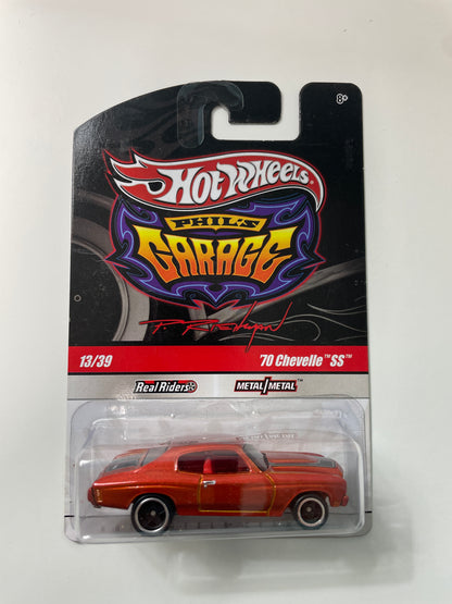 Hot Wheels 1/64 Larry’s Garage ‘70 Chevelle SS Red - Damaged Card