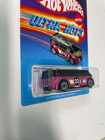 Hot Wheels 1/64 Ultra Hots Volkswagen T1-GTR Pink