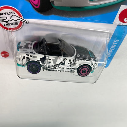Hot Wheels 1/64 Mad Mike ‘91 Mazda MX-5 Miata White - Damaged Box