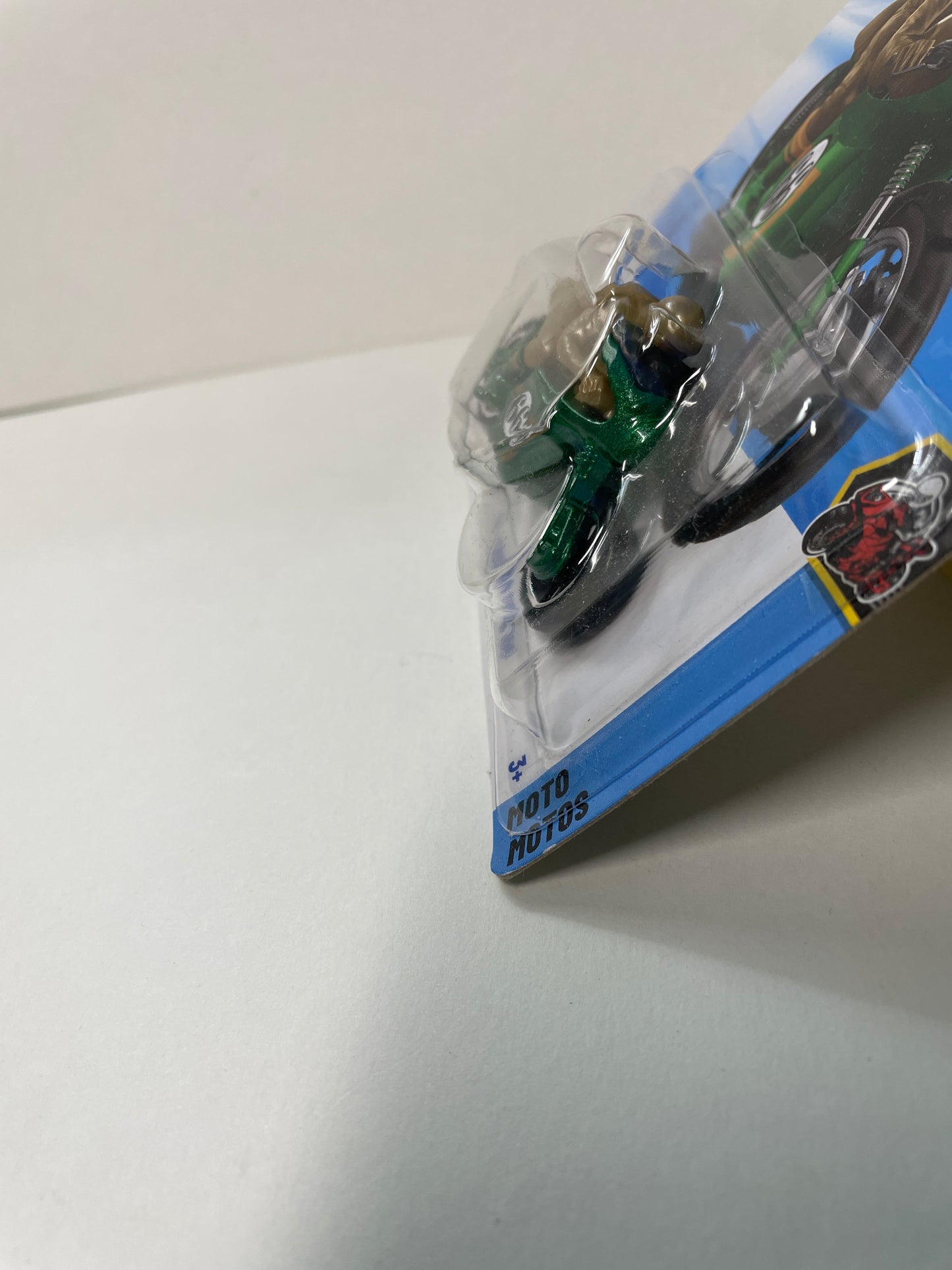 Hot Wheels 1/64 Treasure Hunt 1966 Triumph Tiger 100 Green - Damaged Box