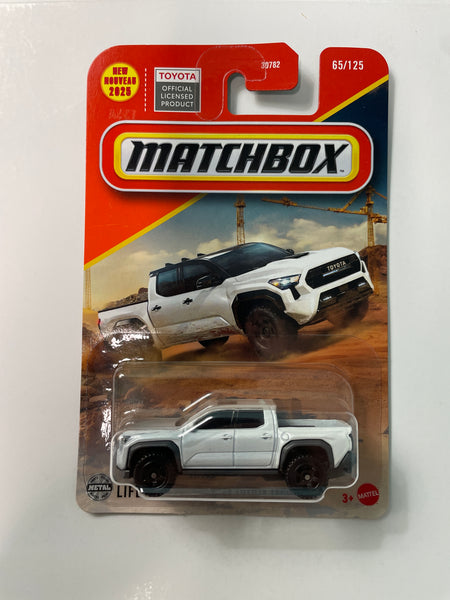 Matchbox 1/64 2024 Toyota Tacoma White