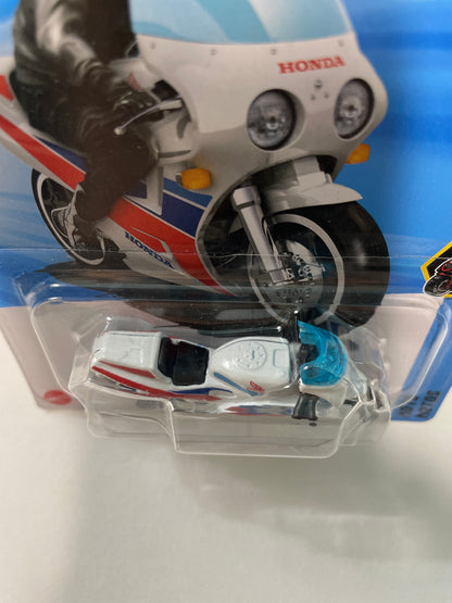 Hot Wheels 1/64 Honda VFR750R (RC30) White