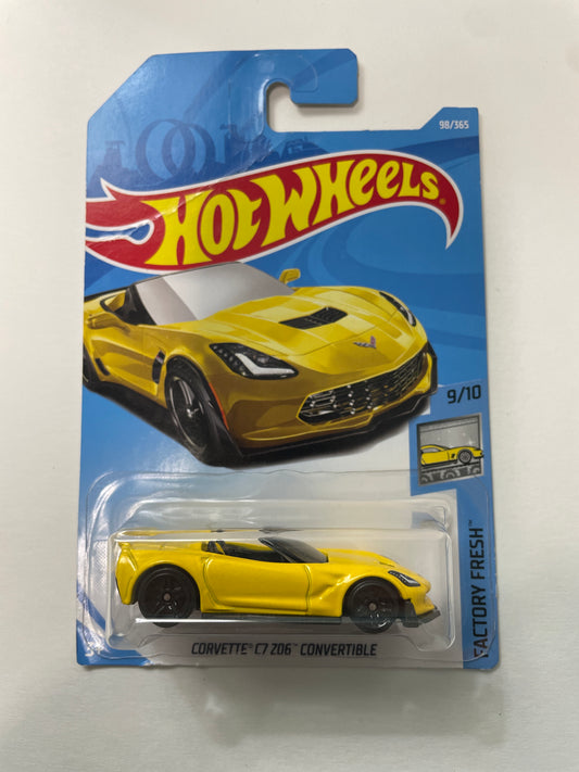 Hot Wheels 1/64 Corvette C7 Z06 Convertible Yellow - Damaged Box