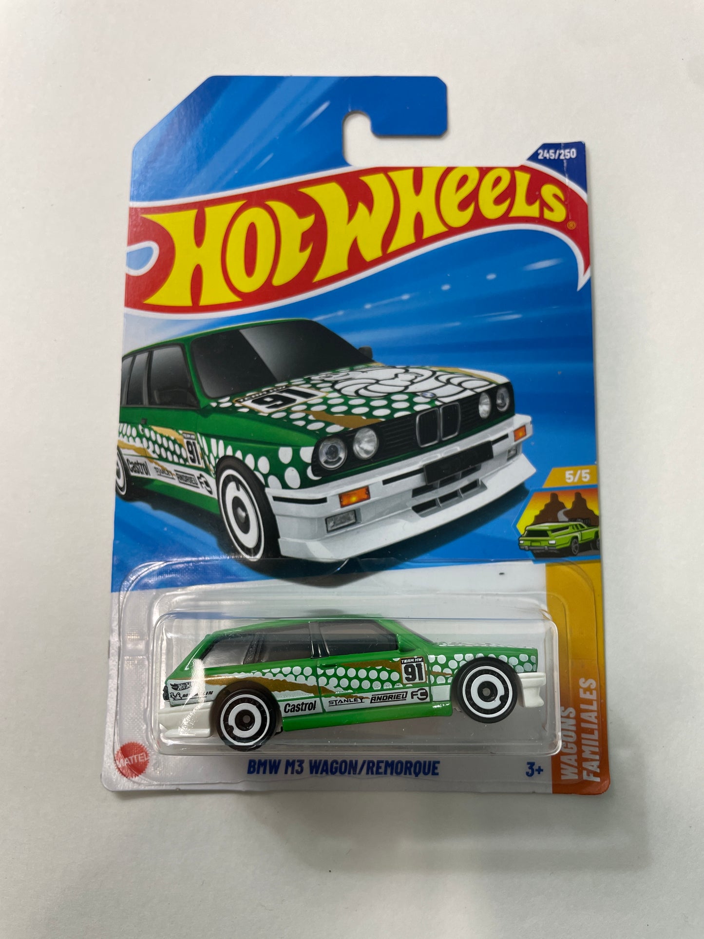 Hot Wheels 1/64 BMW M3 Wagon/ Remorque Green -Damaged Box