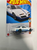 Hot Wheels 1/64 ‘84 Pontiac Firebird White & Blue