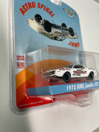 Greenlight 1/64 Hobby Exclusive Astro Spiral Jump 1972 AMC Javelin SST White
