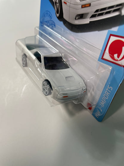Hot Wheels 1/64 ‘89 Mazda Savanna RX-7 FC3S White